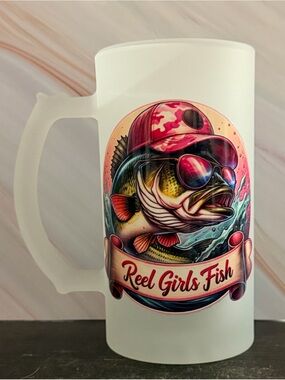 Frosted 16 oz Glass Beer Mug Pink Camo “Reel Girls Fish” Bright Vivid Colors